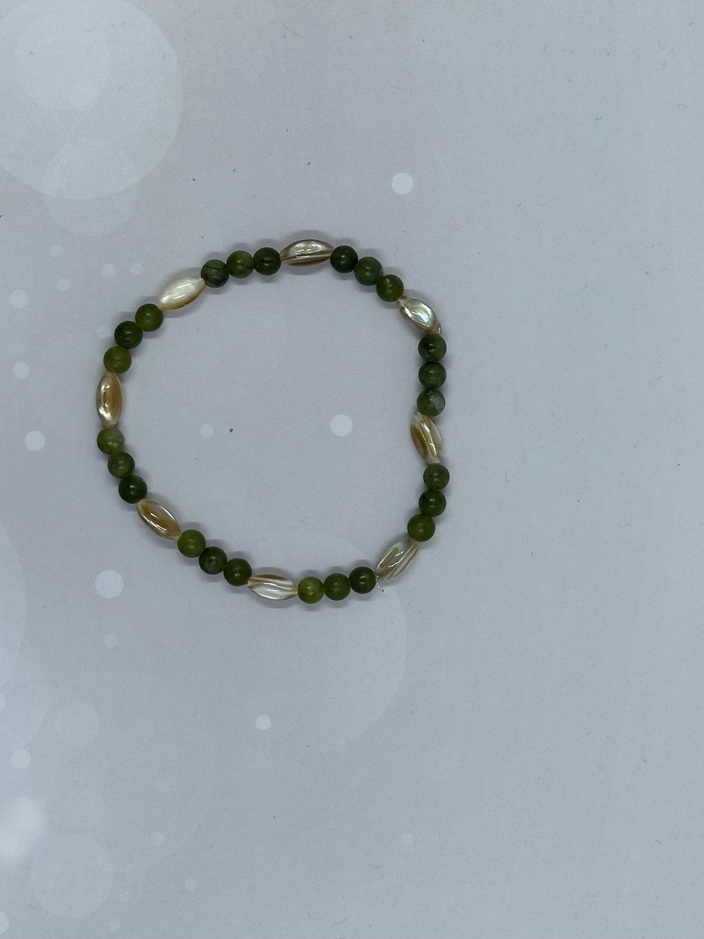 Handmade Green Jade (4mm)& Mother of Pearl Bracelet – Harmony & Balance