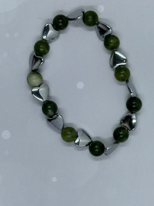 Green Jade & Hematite Heart Bracelet – Natural Stone Love & Healing Jewelry