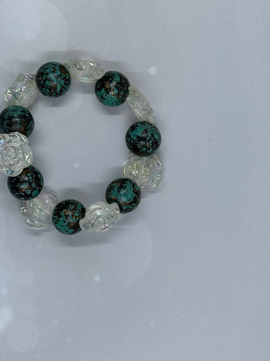 Turquoise-Style Gemstone Bracelet with Carved Crystal Rose Beads – Boho Chic Jewelry